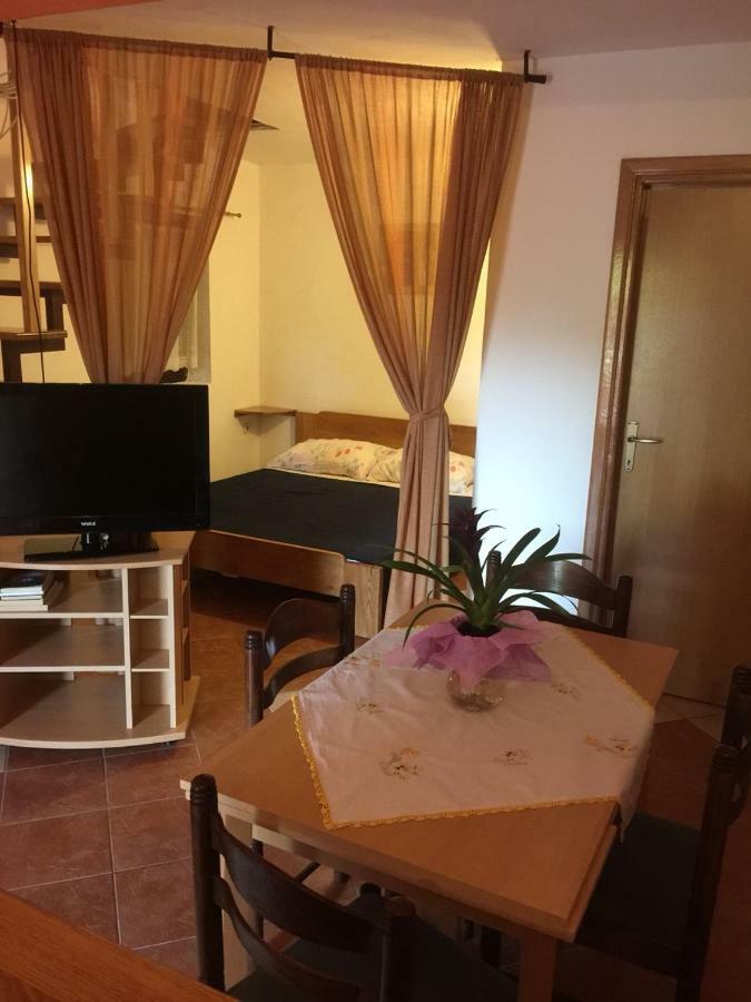 Studio Apartman Hrast Seline Luaran gambar